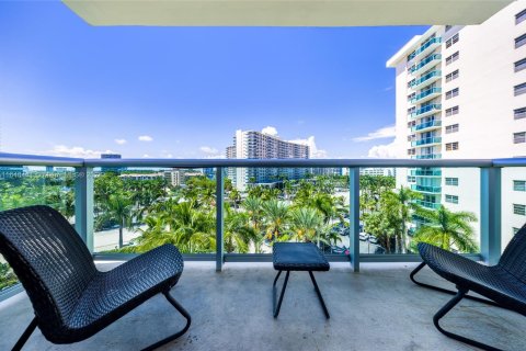 Condo in Hollywood, Florida, 2 bedrooms  № 1330934 - photo 4