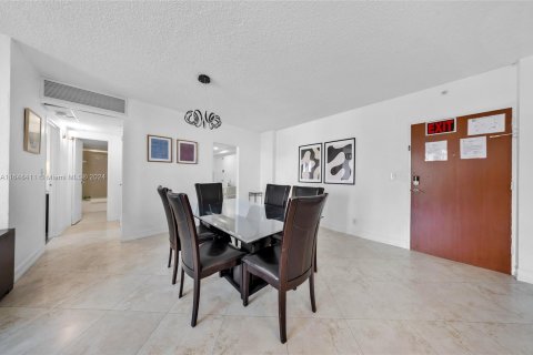 Condo in Hollywood, Florida, 2 bedrooms  № 1330934 - photo 10