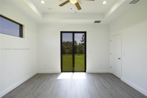 Villa ou maison à vendre à Lehigh Acres, Floride: 3 chambres, 136.47 m2 № 1418 - photo 29