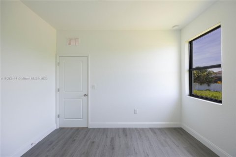Casa en venta en Lehigh Acres, Florida, 3 dormitorios, 136.47 m2 № 1418 - foto 26