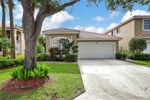 House in Parkland, Florida 4 bedrooms, 197.05 sq.m. № 1309512 - photo 1