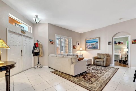 Villa ou maison à vendre à Cutler Bay, Floride: 4 chambres, 191.1 m2 № 1309485 - photo 4