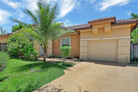 House in Cutler Bay, Florida 4 bedrooms, 191.1 sq.m. № 1309485 - photo 2