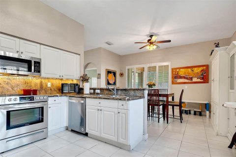 Villa ou maison à vendre à Cutler Bay, Floride: 4 chambres, 191.1 m2 № 1309485 - photo 6