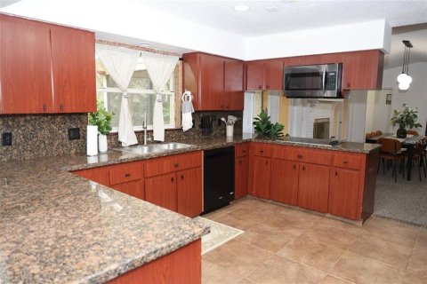 House in Windermere, Florida 4 bedrooms, 240.43 sq.m. № 1386344 - photo 3