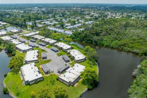 Condominio en venta en New Port Richey, Florida, 2 dormitorios, 90.58 m2 № 1324945 - foto 10