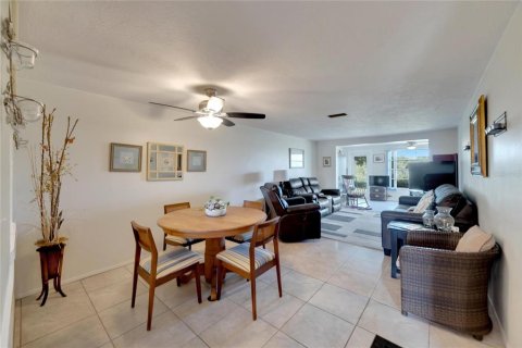 Condominio en venta en New Port Richey, Florida, 2 dormitorios, 90.58 m2 № 1324945 - foto 30