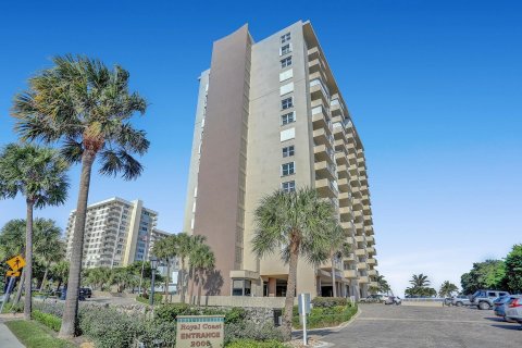 Condo in Lauderdale-by-the-Sea, Florida, 2 bedrooms  № 1228534 - photo 9