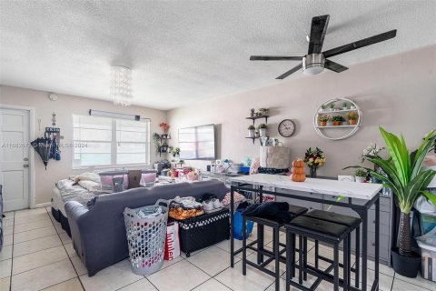 Propiedad comercial en venta en Hollywood, Florida, 366.41 m2 № 1419887 - foto 19