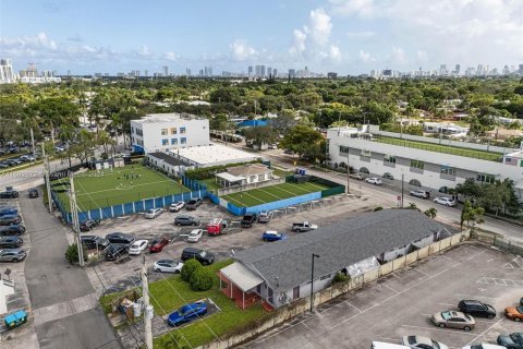 Propiedad comercial en venta en Hollywood, Florida, 366.41 m2 № 1419887 - foto 21