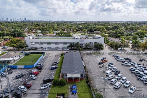 Propiedad comercial en venta en Hollywood, Florida, 366.41 m2 № 1419887 - foto 5