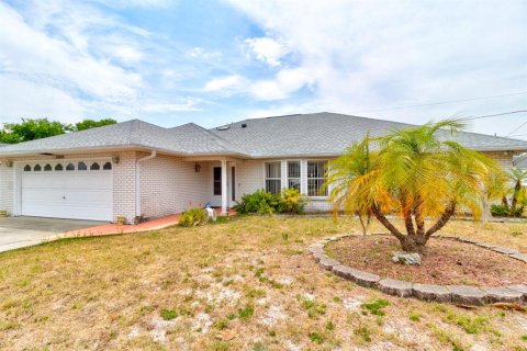 Villa ou maison à vendre à Edgewater, Floride: 4 chambres, 220.27 m2 № 1204350 - photo 3