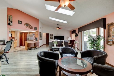 Casa en venta en Edgewater, Florida, 4 dormitorios, 220.27 m2 № 1204350 - foto 28