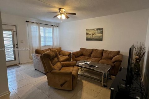 Condo in Boca Raton, Florida, 1 bedroom  № 1437741 - photo 6