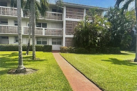 Condo in Boca Raton, Florida, 1 bedroom  № 1437741 - photo 1