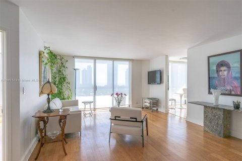 Condo in Aventura, Florida, 2 bedrooms  № 1095486 - photo 3