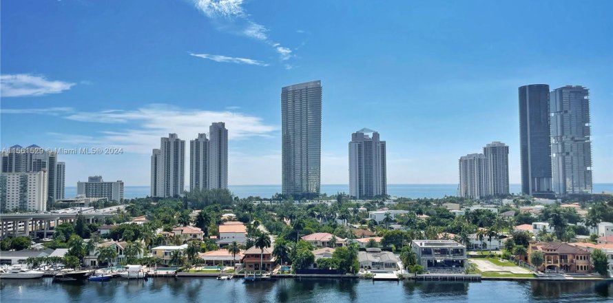 Condo in Aventura, Florida, 2 bedrooms  № 1095486