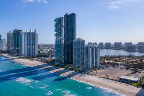 Copropriété à vendre à Sunny Isles Beach, Floride: 3 chambres, 294.59 m2 № 1095572 - photo 15