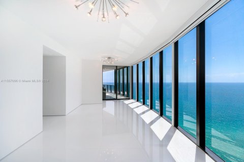 Condominio en venta en Sunny Isles Beach, Florida, 3 dormitorios, 294.59 m2 № 1095572 - foto 3