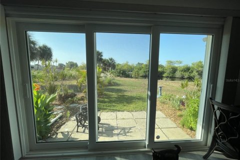 House in North Port, Florida 2 bedrooms, 87.05 sq.m. № 1257672 - photo 12