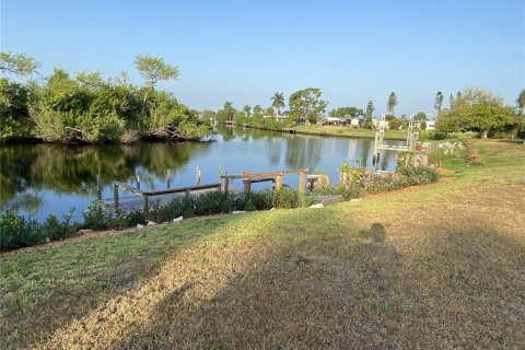 Villa ou maison à vendre à North Port, Floride: 2 chambres, 87.05 m2 № 1257672 - photo 10