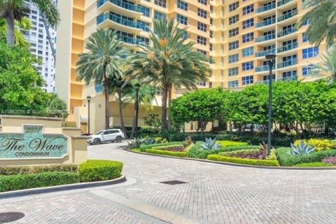 Condominio en alquiler en Hollywood, Florida, 2 dormitorios, 77.57 m2 № 1369239 - foto 13