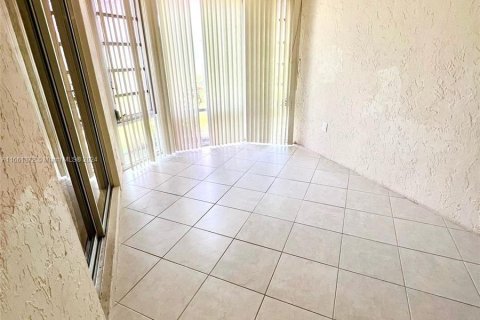 Casa en venta en Tamarac, Florida, 2 dormitorios, 114.64 m2 № 1369182 - foto 9