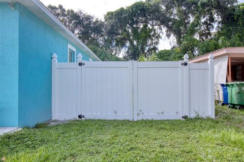 Casa en venta en Tampa, Florida, 4 dormitorios, 144.93 m2 № 1363362 - foto 30