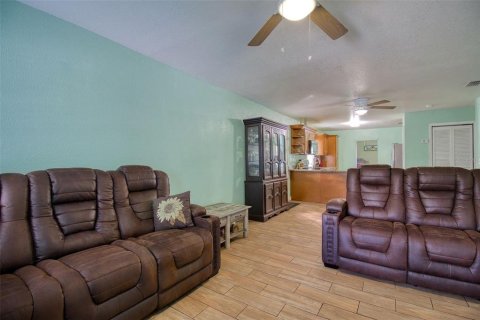 Villa ou maison à vendre à Tampa, Floride: 4 chambres, 144.93 m2 № 1363362 - photo 11