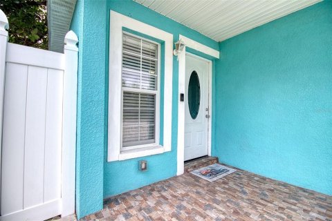 House in Tampa, Florida 4 bedrooms, 144.93 sq.m. № 1363362 - photo 29