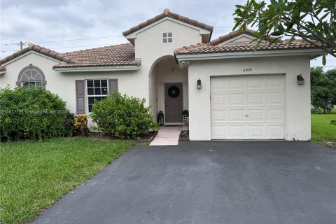 Casa en venta en Miramar, Florida, 3 dormitorios, 116.31 m2 № 1405984 - foto 1