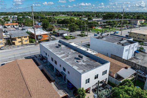 Immobilier commercial à vendre à Hialeah, Floride № 1406072 - photo 4