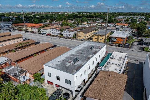 Commercial property in Hialeah, Florida № 1406072 - photo 6