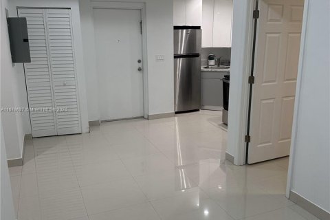 Propiedad comercial en venta en Hialeah, Florida № 1406072 - foto 16