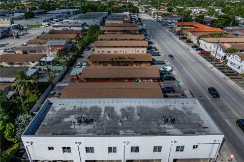 Propiedad comercial en venta en Hialeah, Florida № 1406072 - foto 7