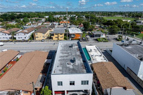 Propiedad comercial en venta en Hialeah, Florida № 1406072 - foto 5