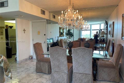 Condo in Aventura, Florida, 2 bedrooms  № 1319329 - photo 3