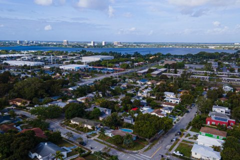 Villa ou maison à vendre à West Palm Beach, Floride: 3 chambres, 95.69 m2 № 1081659 - photo 1