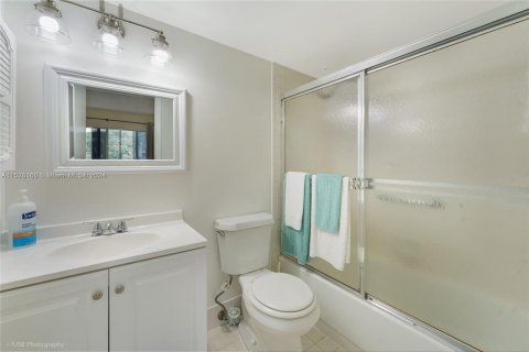 Condominio en venta en Pembroke Pines, Florida, 1 dormitorio, 75.34 m2 № 993461 - foto 8