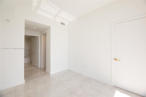 Condo in Miami, Florida, 2 bedrooms  № 1380043 - photo 16