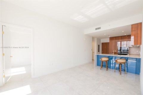 Condo in Miami, Florida, 2 bedrooms  № 1380043 - photo 7