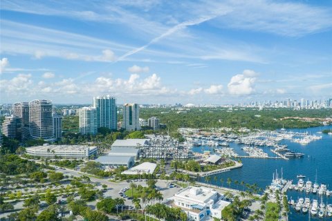 Condo in Miami, Florida, 2 bedrooms  № 1380043 - photo 2