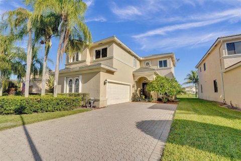 Villa ou maison à vendre à Pembroke Pines, Floride: 5 chambres, 207.26 m2 № 1380038 - photo 1