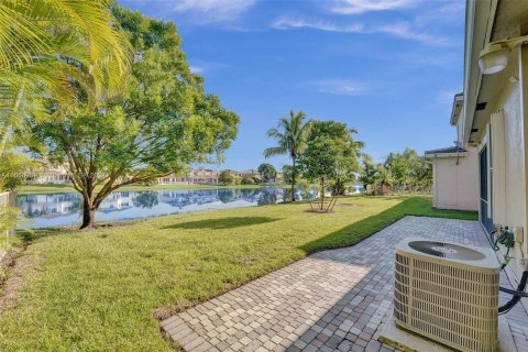 Villa ou maison à vendre à Pembroke Pines, Floride: 5 chambres, 207.26 m2 № 1380038 - photo 10