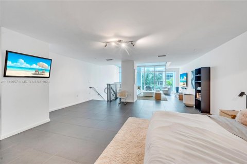 Condo in Miami, Florida, 2 bedrooms  № 1400274 - photo 14