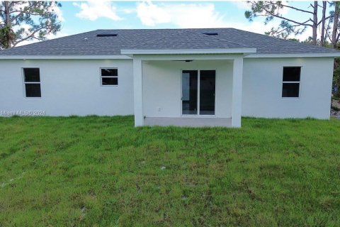 House in Lehigh Acres, Florida 3 bedrooms № 1400227 - photo 19