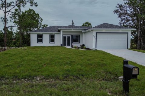 House in Lehigh Acres, Florida 3 bedrooms № 1400227 - photo 27