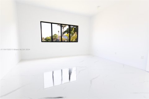 House in Miami, Florida 4 bedrooms, 185.8 sq.m. № 1321381 - photo 6