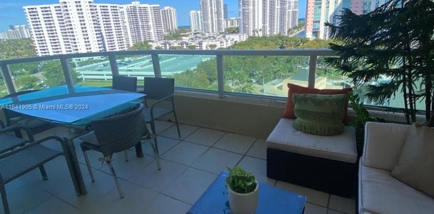 Condo à Aventura, Floride, 2 chambres  № 1321380