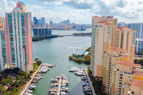 Condo in Aventura, Florida, 2 bedrooms  № 1321380 - photo 28